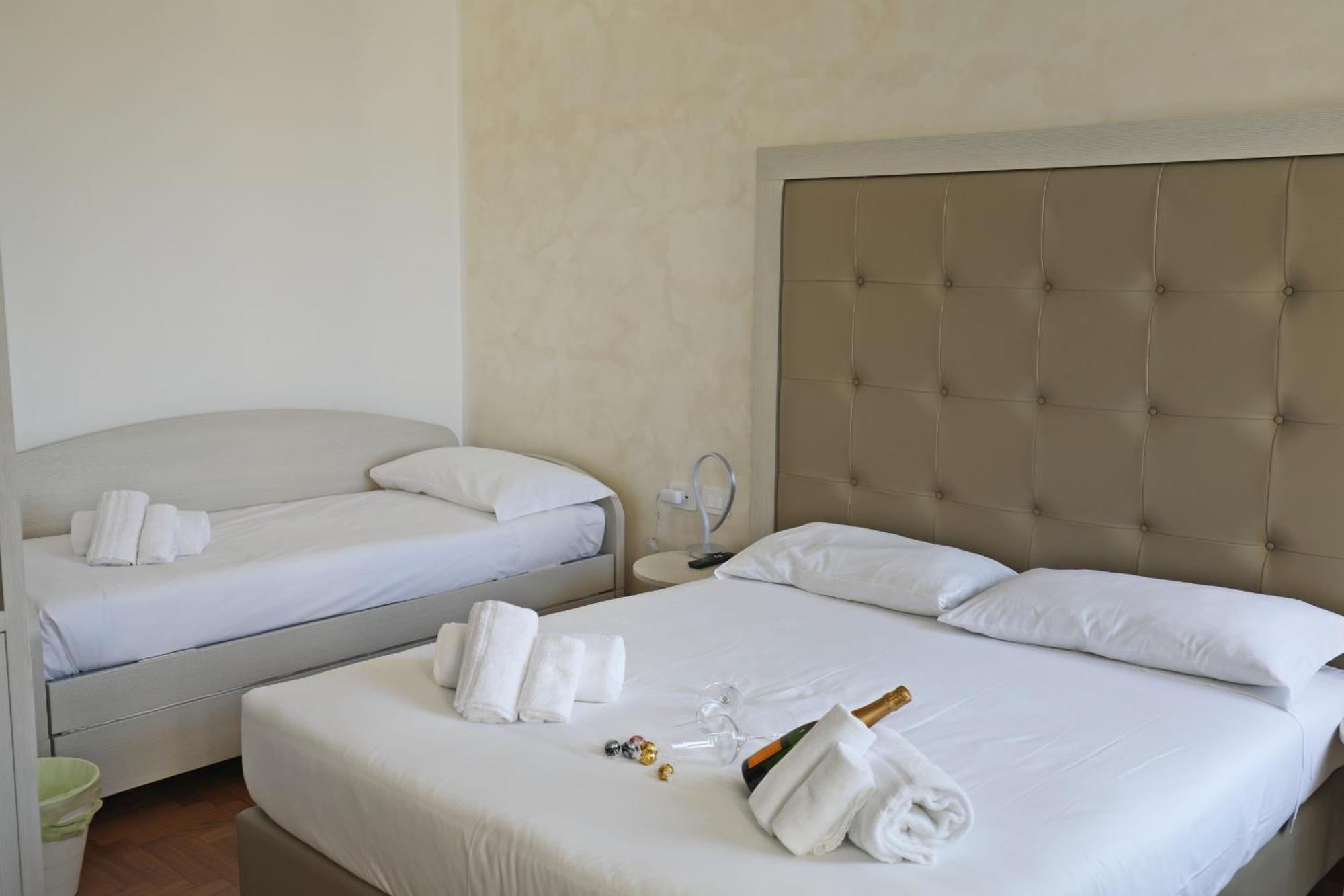Romerooms Condotti Ngoại thất bức ảnh